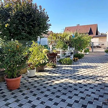 Cosy Flat Close To Nature